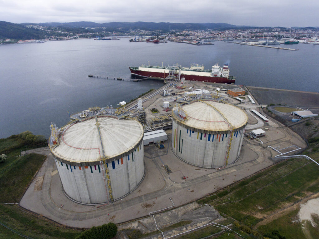 European LNG terminals in the decarbonisation era