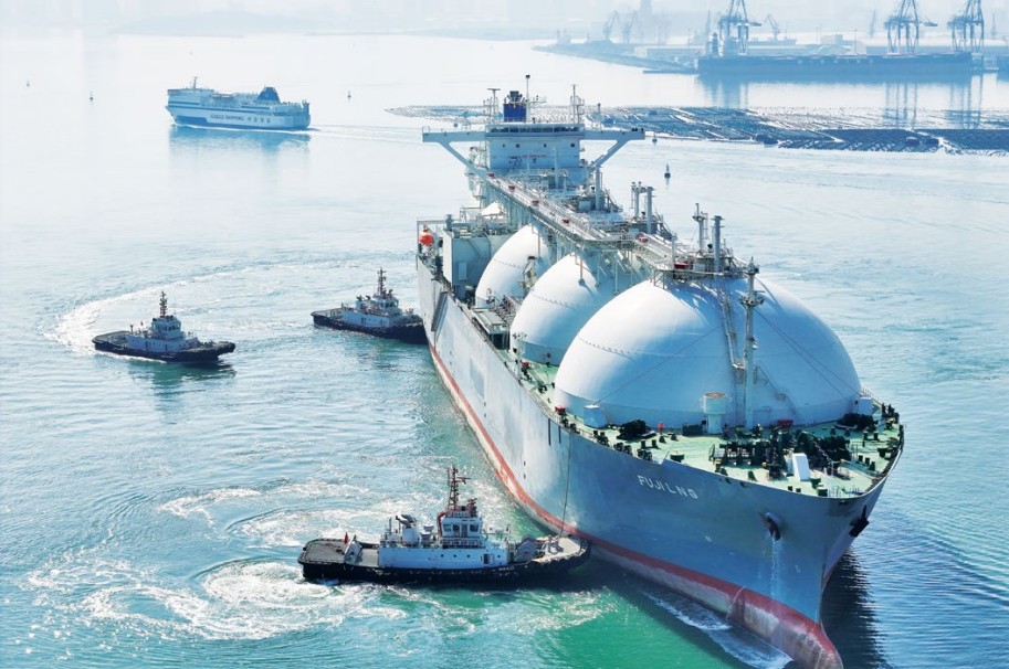 Australian LNG exports illustrated by LNG carrier docking at port facility